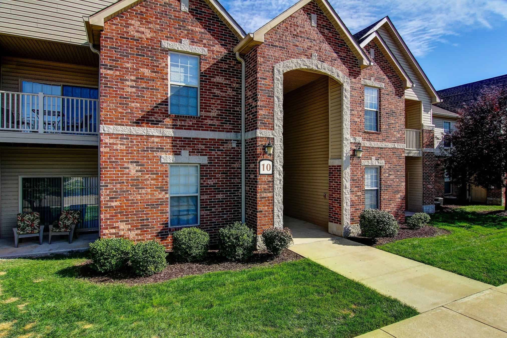 Boulder Springs Furnished Apartments in Creve Coeur